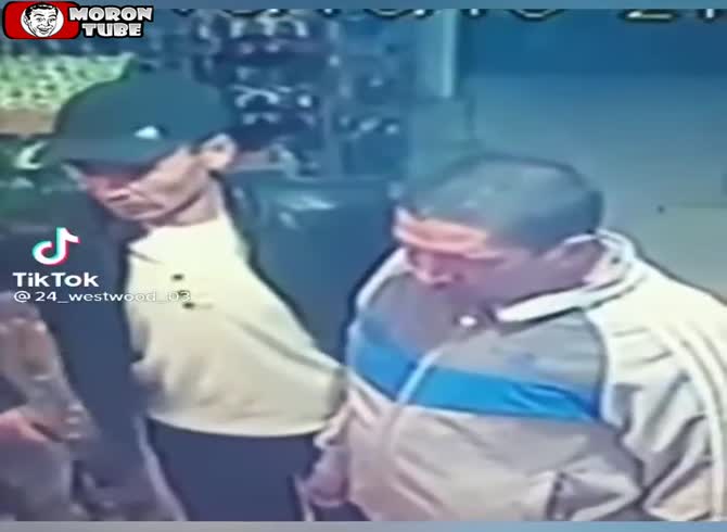 Video :He can't take it anymore, it has to come out!